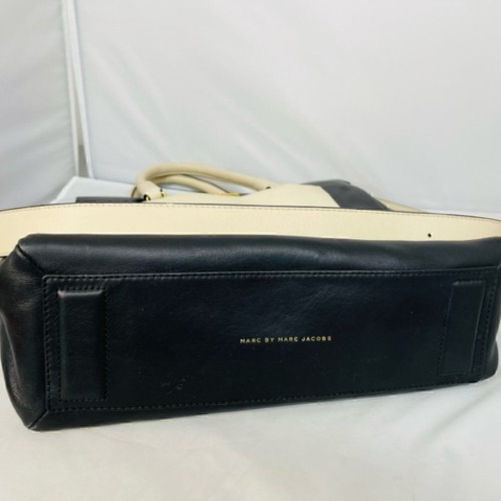 Marc by Marc Jacobs leather know when to fold em Nicky bag Two Toned color-block - Picture 7 of 8